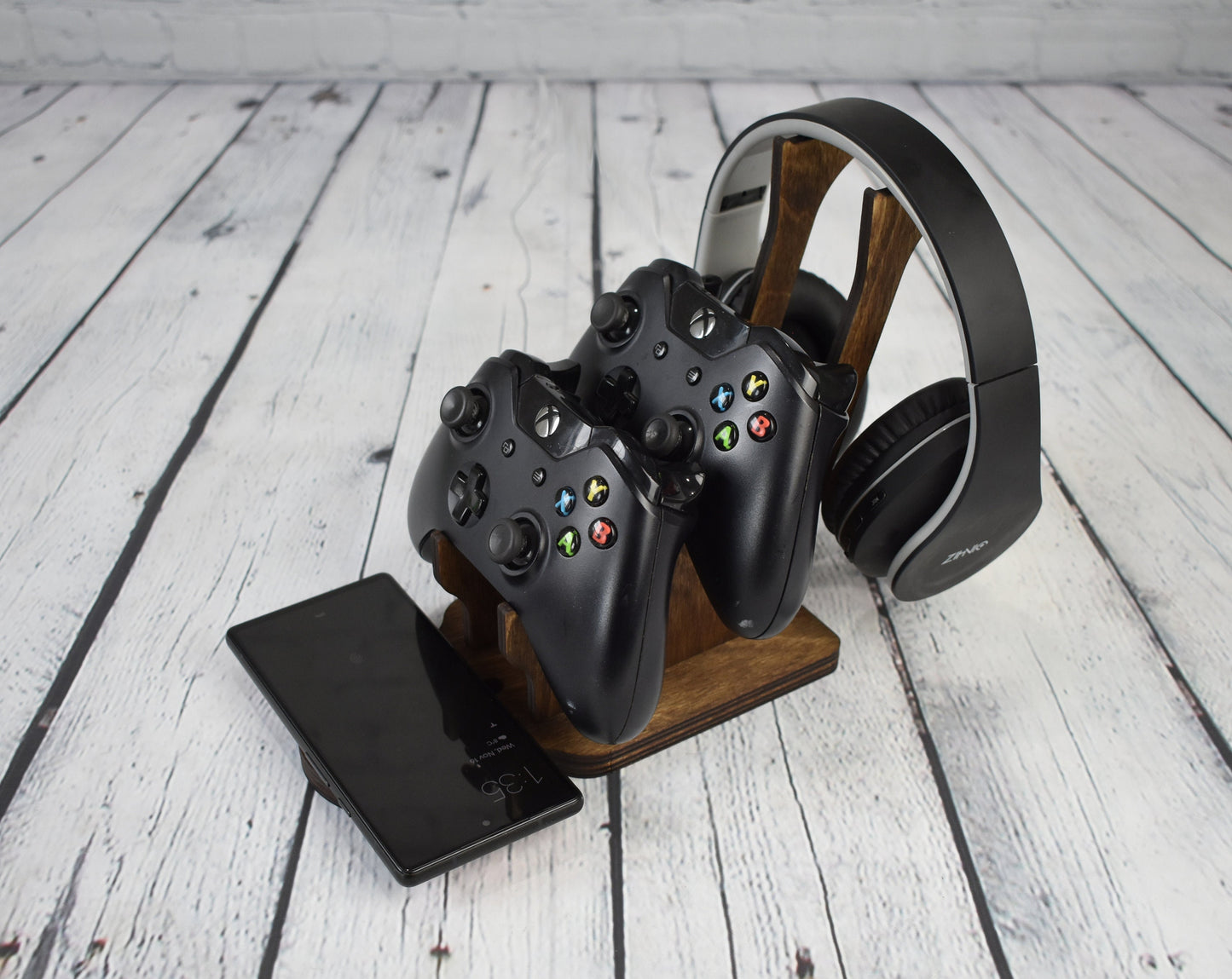 Wireless headphone and controller stand - GS26