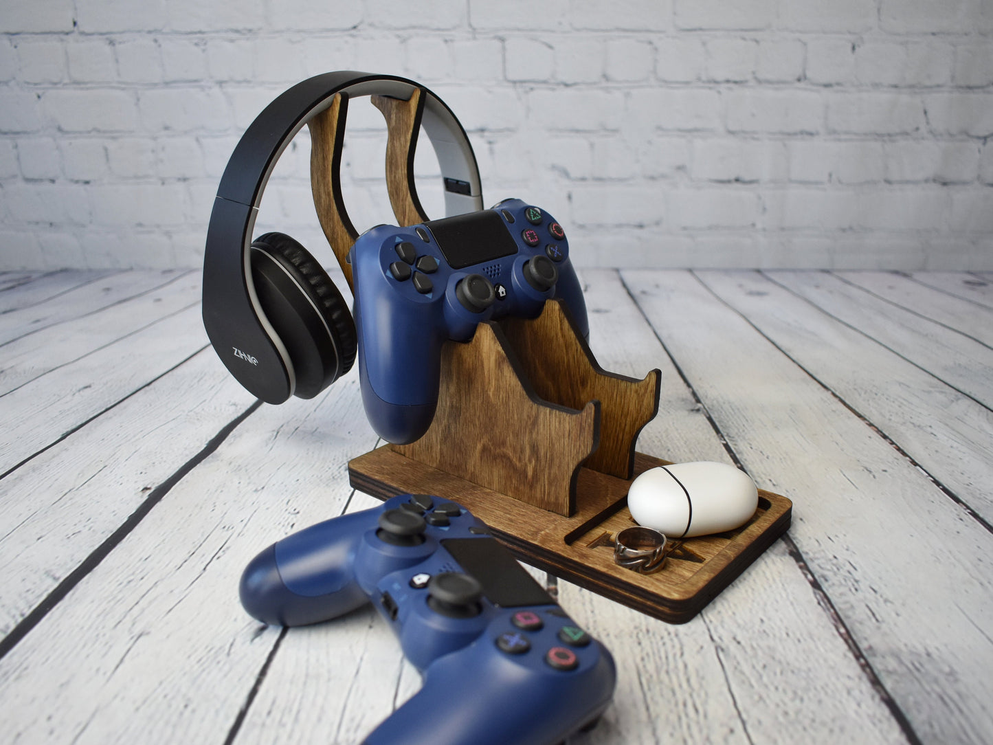 Personalized Controller and Headset Stand - SL08