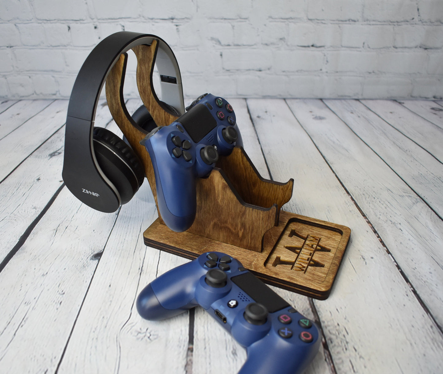 Wooden Headphones and Controller Stand - SL12